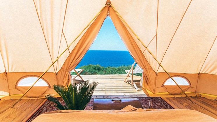 dormir dans un surf camp